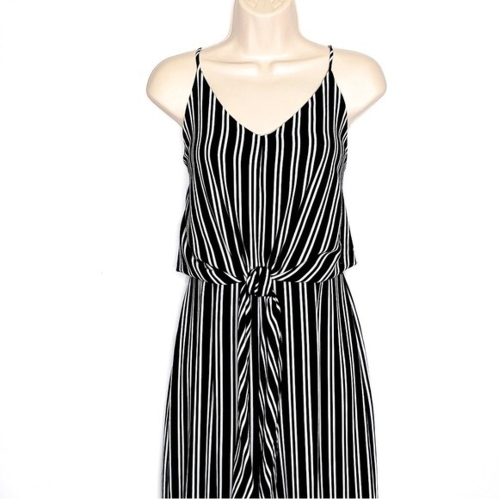 Monteau romper w/ slit side seam at hem sz… - Picture 3 of 14